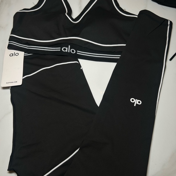 ALO Yoga Black and White Sports Set - Picture 2 of 5